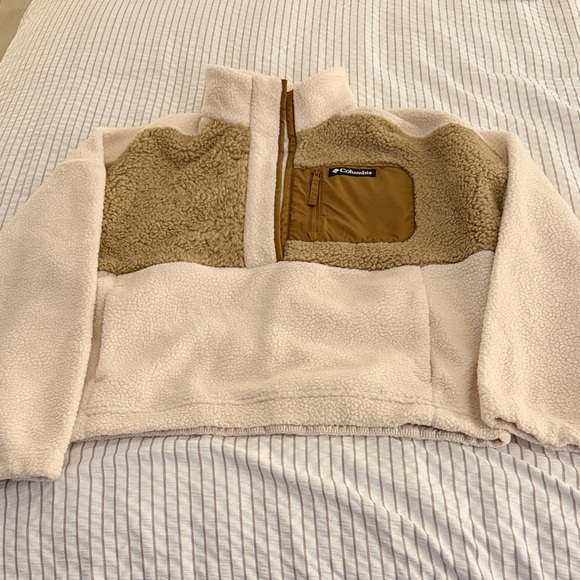 Columbia Cream and Tan Fleece - Picture 3 of 4